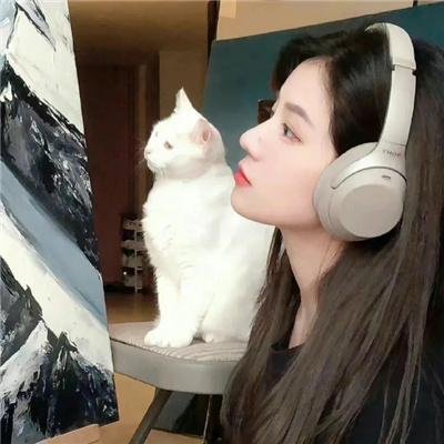 公寓里的两个女人